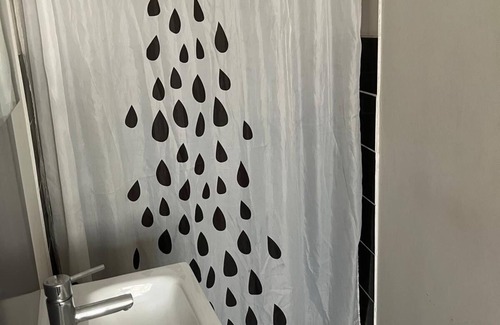 Villenave-d'Ornon House | Maison Teranga au Bourg de Villenave d'ornon for 8