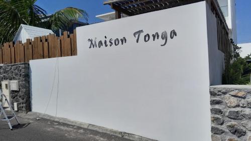 Bois d'Olives Bed & Breakfast | Maison TONGA piscine/jacuzzi chambre de luxe