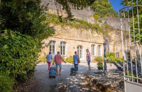 Vouvray House | Maison troglodyte élégante avec spa, salle de jeux et jardin clos à Vouvray - FR-1-381-87