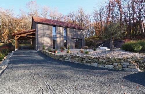 Marnac House | Maison typique du Périgord, séchoir à tabac avec piscine chauffée