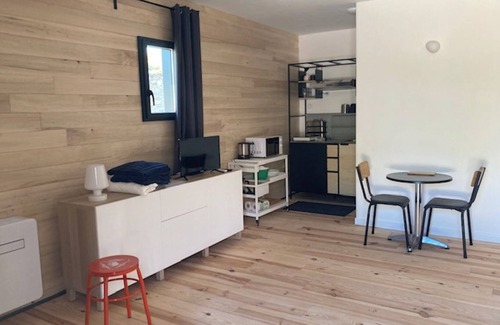 Saint-Pantaleon House | Maisonnette Moderne sur le Causse du Lot
