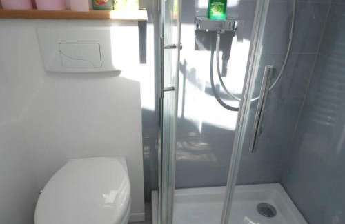 Montfort House | Maisonnette climatisée avec parking privé