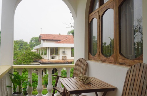 Kunduchi House | Majestic Beach Mansion with 6 Ensuite Rooms each with Balcony/Patio