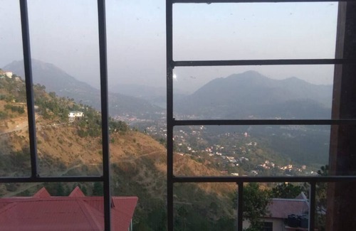 Bhimtal Ski Chalet | Majestic Cottage with WiFi in Bhimtal