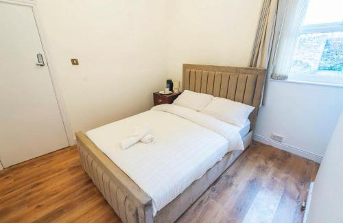 Bootle Hotel | Majestic Inn