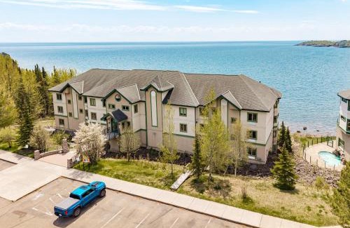 Two Harbors Apartment | Majestic Lake Views 1BR King Suite and Heated Pools
