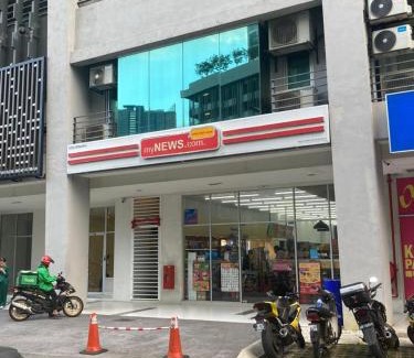 Bandar Tun Razak Apartment | Majestic Maxim Cozy Family House