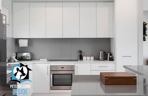 Goolwa Beach House | Majestic Ocean Views in Architectural 3br House