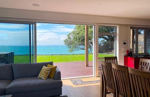 Arkles Bay House | Majestic Palm Cove