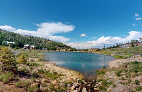 Brian Head Apartment | Majestic Studio Pool-Spa Ski-in out Gym, Sauna, Laundry, BBQ