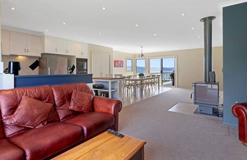 Marengo House | Majestic Views - Boasts stunning 180-degree views