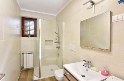 Funtana Apartment | Mak charming close to the sea