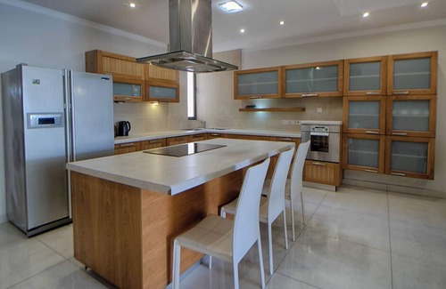 Sliema Apartment | Make your holiday worthwhile at this fabulous accommodation just a minute away from Sliema ferries