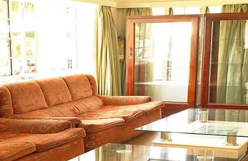 Kampala House | Makerere University Guest House