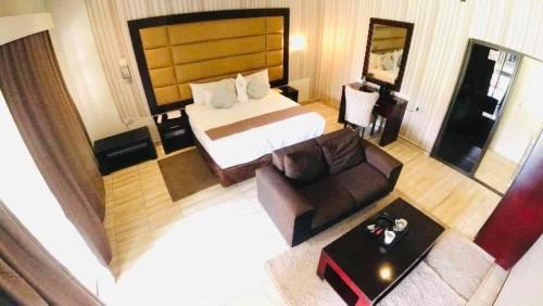 Gumare Hotel | Makgovango Hotel