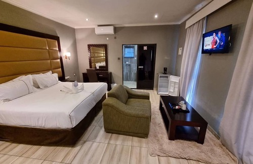 Gumare House | Makgovango Luxury Inn