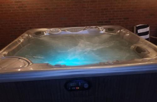 Cullman House | Makin MEMORIES: with Dock/Hot Tub/Cable Internet
