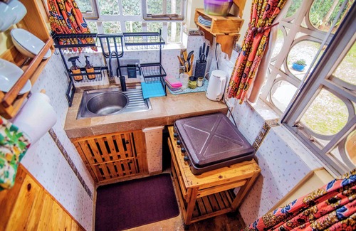 Langata Cottage | Makyo Residences - Enchanting Pallet-Themed Olugulu Cottage