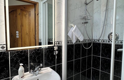 Malahide House | Malahide Guest Rooms