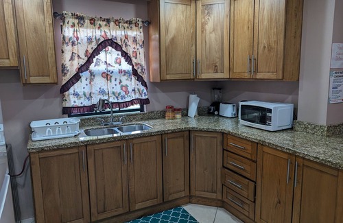 Charlotte Apartment | Malay Getaway and taxi service