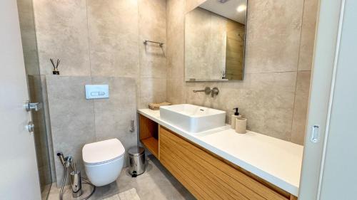 Paphos Apartment | Malberry Park 302 - Modern 2 Bedroom Apartment with Pool, Gym, Jaccuzi
