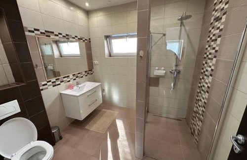 Miskolc-Tapolca Apartment | Malibu Apartman Jakuzzi