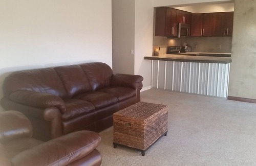 Topanga Cottage | Malibu / Topanga 24 acre Ranch