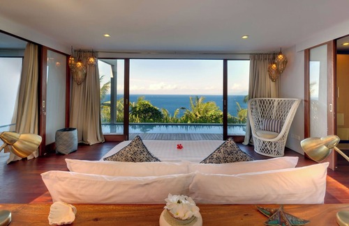 Senggigi Bed & Breakfast | Malimbu Cliff Villa