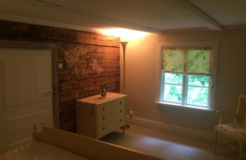 Varberg House | Malistorpets Rosor Bed & Kitchen