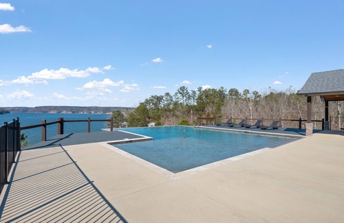 Cullman House | Mallard Pointe 100: 3 BR, 3 BA House in Cullman, Sleeps 8