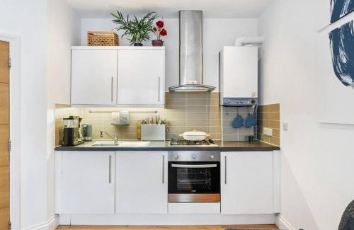 South Acton Apartment | Mallard Suite with Parking Duckling Stays
