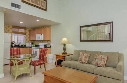 New Town Hotel | Mallory Resort, Beach, Hot Tub, Pool, BBQ, Marina