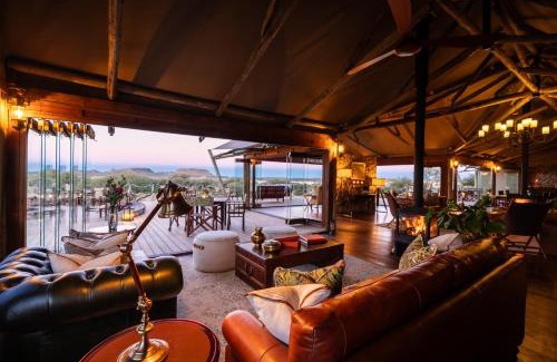 Tokologo Cabin | Maloba Lodge - Private Game Reserve