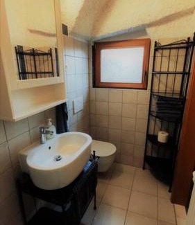Predjama House | MaLu vintage house with garden