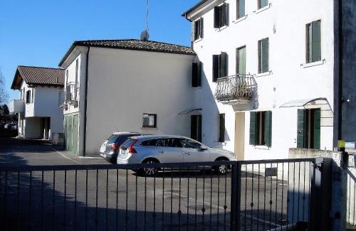 Treviso Apartment | Mamma Mia on ground floor with private parking TV-VENICE