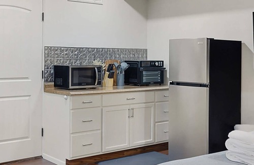 Sedona Villa | Mammoth Rock Oasis-1 bd 1ba Hot Tub Free Pets