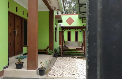 Depok Villa | Mamora Guest House