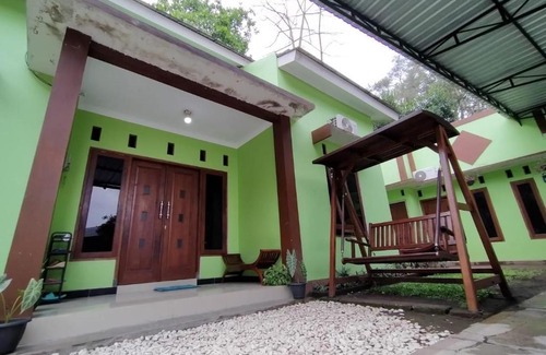 Depok Villa | Mamora Guest House