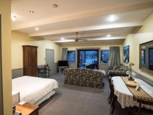 Lower Shotover Cabin | Manata Homestead & Lodge