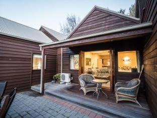 Lower Shotover Cabin | Manata Homestead & Lodge