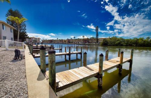 Siesta Key Apartment | Manatee Key-Waterfront Minutes to Turtle Beach