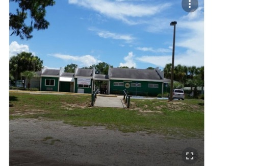 Crystal River House | MANATEE WATCH DEN 1 BEDROOM PET FRIENDLY