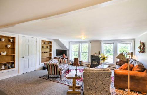 Manchester Center Apartment | Manchester Center Retreat with Mtn View, Near Skiing