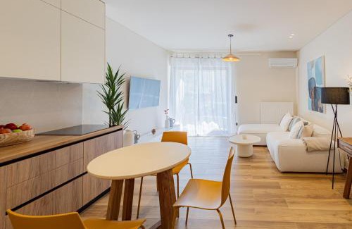 Varkiza Apartment | Mandarin One Bedroom Apartment Varkiza