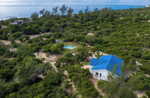 Marracuene House | Mandowa Beach Forest & Cottages - A