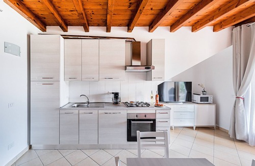 Solarolo Apartment | Manerba Resort C2 by Wonderful Italy
