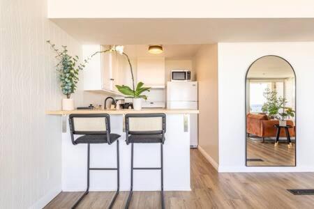 Sand Section House | Manhattan Beach as your Backyard The Strand