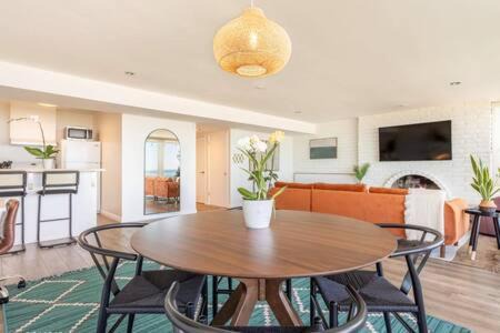 Sand Section House | Manhattan Beach as your Backyard The Strand