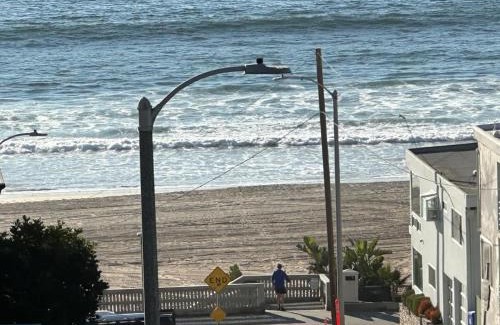 Sand Section Apartment | Manhattan Beach Modern Panoramic Sea View