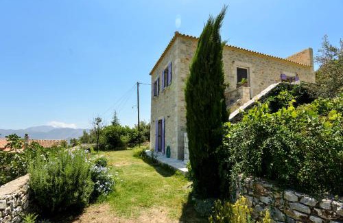 Karvelas Apartment | Mani family friendly, mountain house with parking